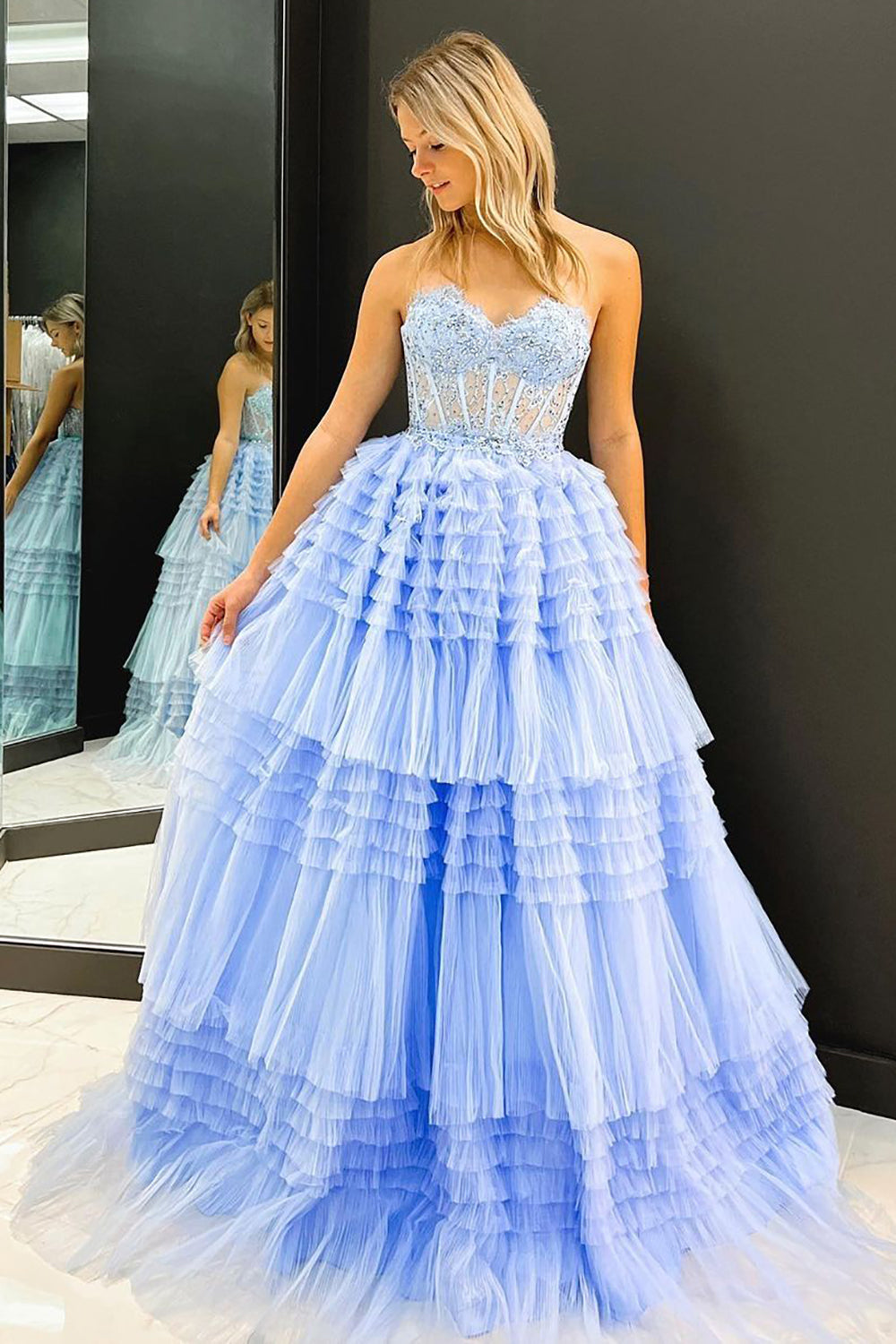 Langes, herzförmiges Tüll-Abendkleid mit Rüschen in A-Linie