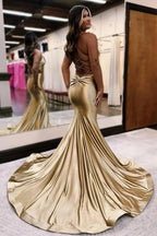 Goldenes, langes Meerjungfrauen-Abendkleid aus Satin mit Spaghettiträgern und Cut-outs aus Satin