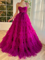 A-Linien-Trägerkleid aus fuchsiafarbenem, gestuftem, langem Tüll