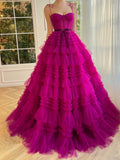 A-Linien-Trägerkleid aus fuchsiafarbenem, gestuftem, langem Tüll
