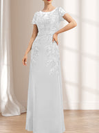 Etuikleid/Säulenkleid mit Illusion-Ausschnitt, bodenlang, aus Chiffon und Spitze mit Pailletten für die Mutter der Braut