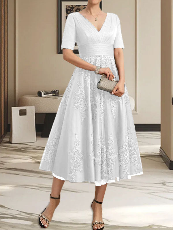 A-Linien-Kleid mit V-Ausschnitt, Teelänge, Tüllspitze und Falten für die Mutter der Braut