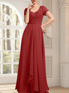 A-Linien-Kleid mit herzförmigem Herzausschnitt, bodenlang, aus Chiffon und Spitze, mit Perlenstickerei und Kaskadenrüschen – ideal für die Mutter der Braut