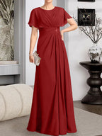 A-Linien-Kleid aus Chiffon mit Rundhalsausschnitt und bodenlanger Verarbeitung, verziert mit plissierten Perlen.