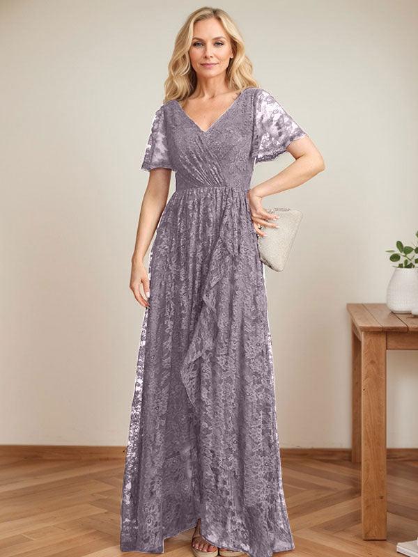 A-Linien-Kleid mit V-Ausschnitt, asymmetrischem Spitzenbesatz und Kaskadenrüschen für die Mutter der Braut 
