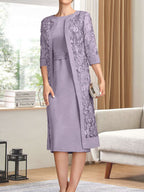 Vestido de gasa para madre de la novia con escote redondo hasta la rodilla, corte tubo/columna y lentejuelas plisadas