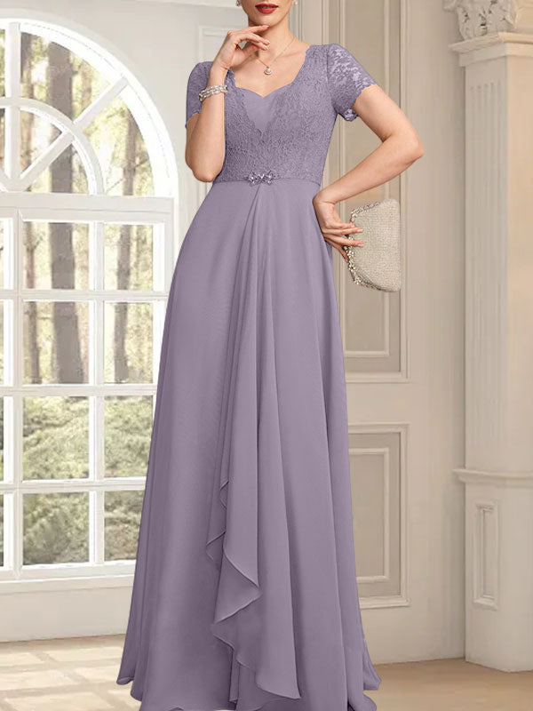 A-Linien-Kleid mit herzförmigem Herzausschnitt, bodenlang, aus Chiffon und Spitze, mit Perlenstickerei und Kaskadenrüschen – ideal für die Mutter der Braut