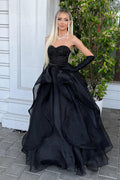 Schwarzes, langes A-Linien-Abendkleid mit herzförmigem Ausschnitt und Perlenstickerei