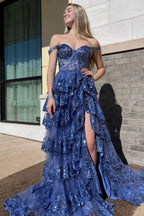 Vestido de fiesta con corsé, hombros descubiertos y volantes de encaje