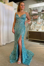 Glitzerndes Meerjungfrauen-Abendkleid mit Spaghettiträgern, goldenen Pailletten und Schlitz vorne