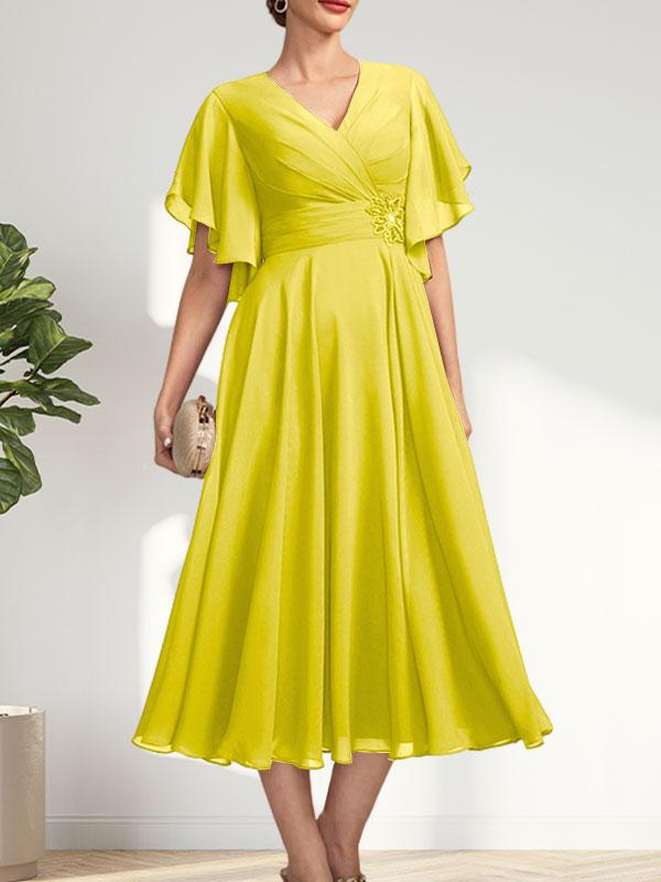 A-Linien-Chiffonkleid mit V-Ausschnitt, Teelänge und plissierter Perlenstickerei für die Mutter der Braut