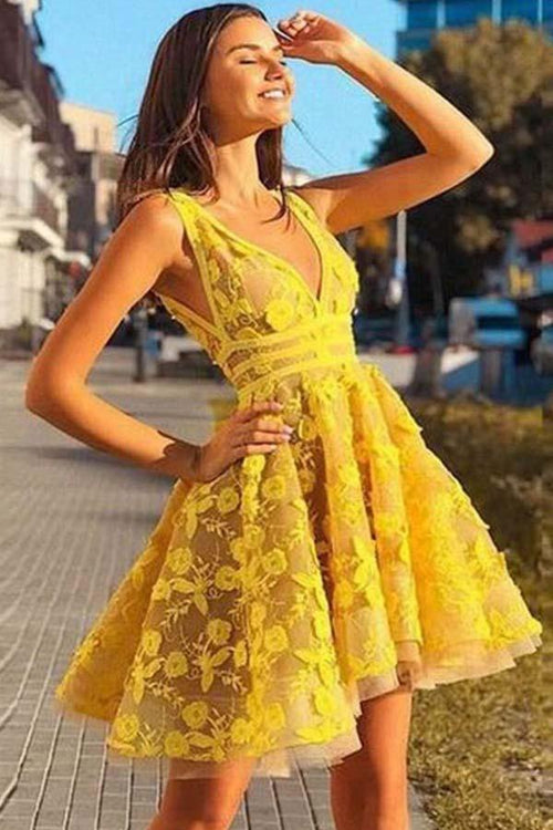A-line V-neck Backless Short Homecoming Dresses With Lace Flowers