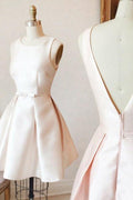 A-Linien-Cocktailkleid mit Bateau-Ausschnitt, V-Rücken, kurzen Ärmeln, Perlenapplikationen und Satin-Schärpe