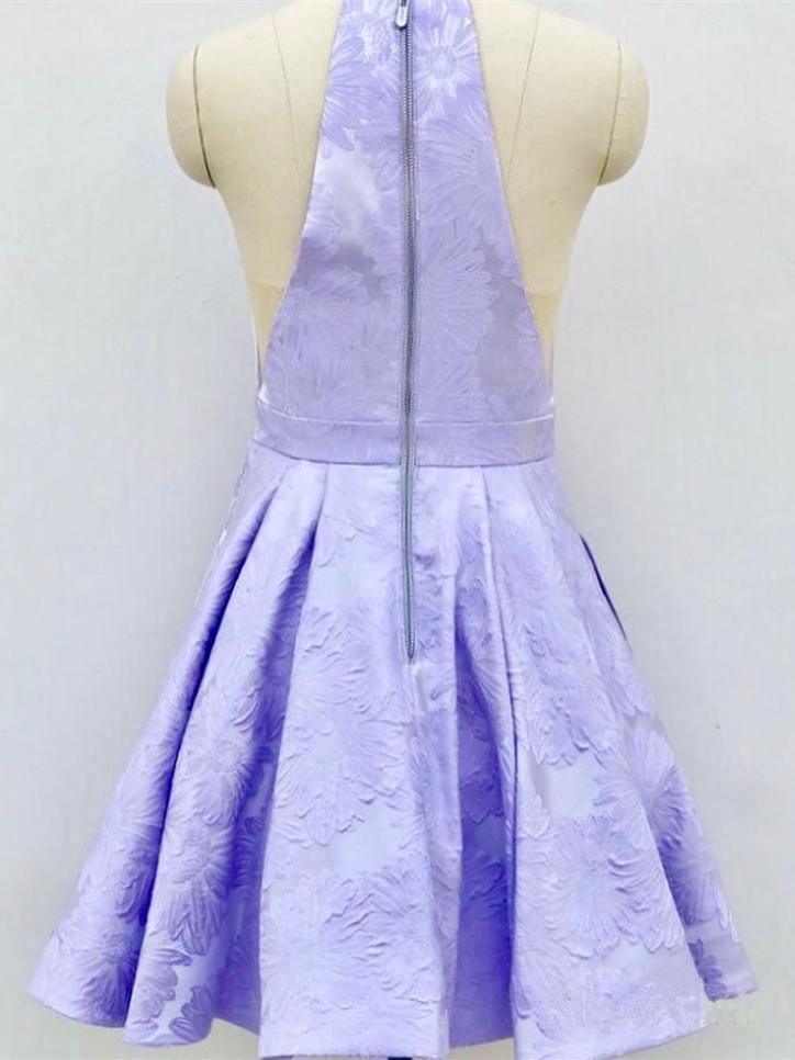 Vestido lila de satén por encima de la rodilla con corte en A y bolsillos para fiesta de bienvenida