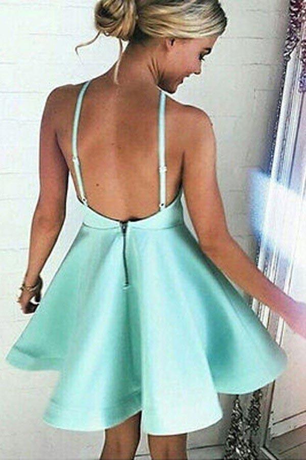 Minivestido de raso color menta con cuello halter, corte A y fruncido para la fiesta de bienvenida
