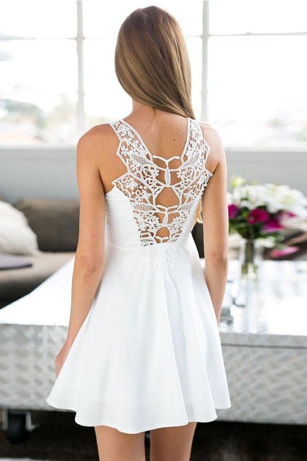 Vestido de fiesta corto de satén con encaje y escote joya, corte A