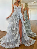 Vestido de fiesta de corte princesa plateado con hombros descubiertos, corsé y volantes de encaje
