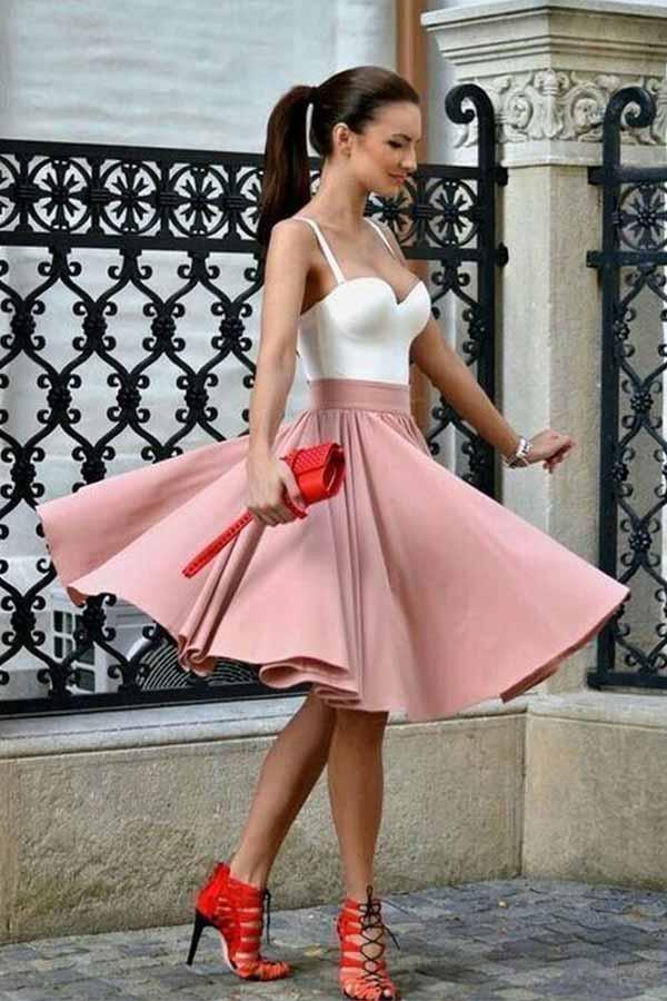 Vestido de regreso a casa color rubor, largo hasta la rodilla, corte A, con tirantes finos y pliegues