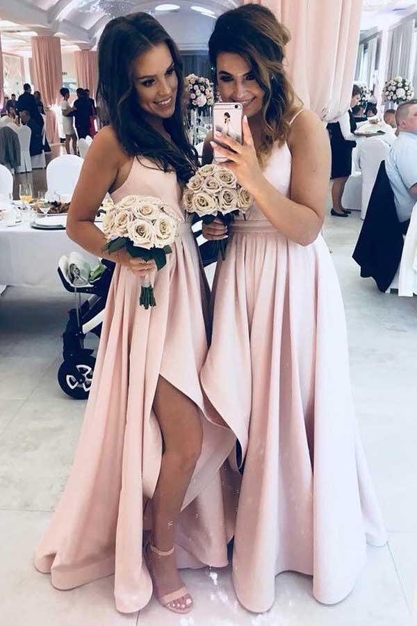 A-Linien-Brautjungfernkleid aus rosa Satin mit Spaghettiträgern, tiefem Ausschnitt und Schlitz