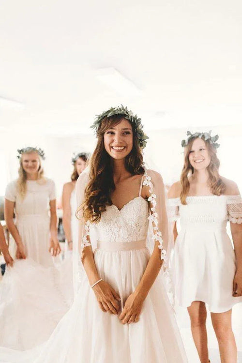 A-Line Spaghetti Straps Sleeveless Wedding Dress With Court Train