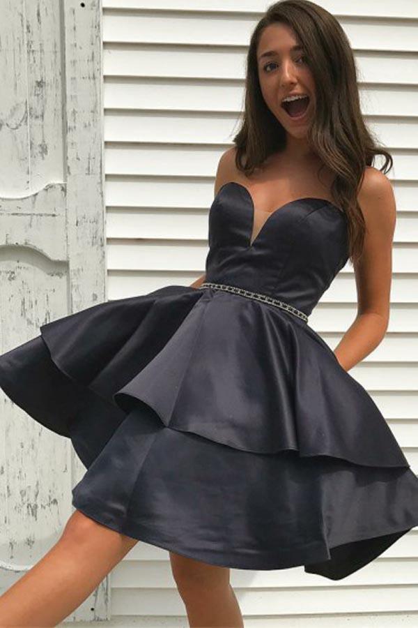A-Linie Sweetheart Satin-Heimkehrkleid mit Rüschen und Perlenstickerei
