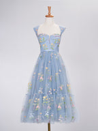 Langes, bodenblaues A-Linien-Abendkleid mit Herzausschnitt und Stickerei