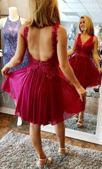 Vestido de cóctel acampanado con cuello en V sin espalda