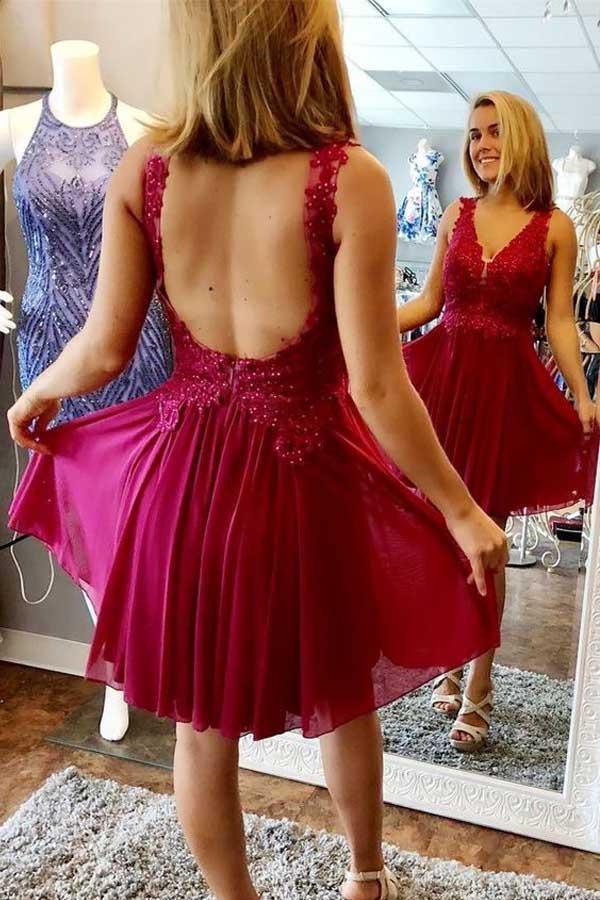 Vestido de cóctel acampanado con cuello en V sin espalda