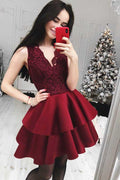 Vestido de fiesta/regreso a casa oscuro de corte A, cuello en V y volantes con encaje