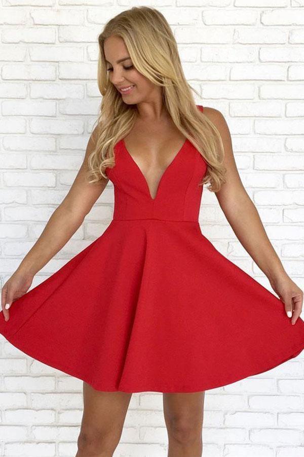 Vestido de fiesta corto de satén con tirantes en forma de A y espalda descubierta