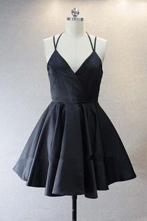 Ein kurzes Satin-Abschlussballkleid mit V-Ausschnitt für den Homecoming