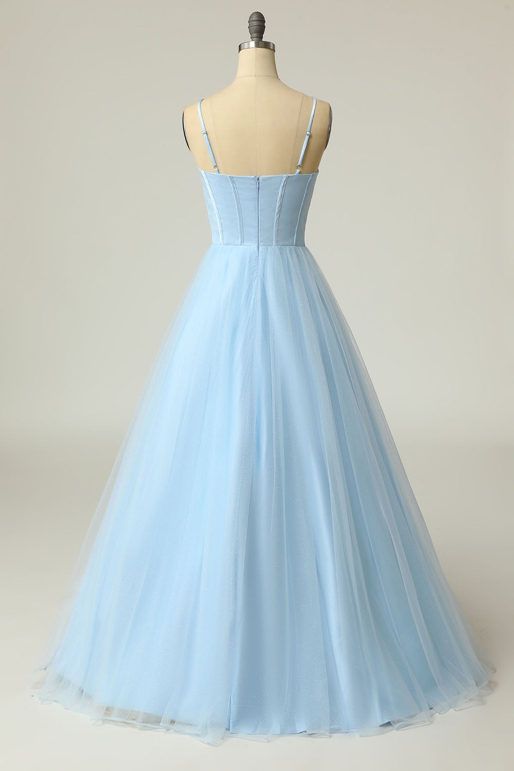 Vestido de fiesta largo morado claro con tirantes finos y corte en A