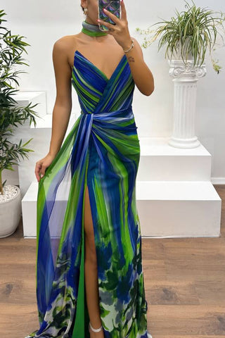 Vestido largo plisado con abertura y estampado floral de gasa de Dreamland 