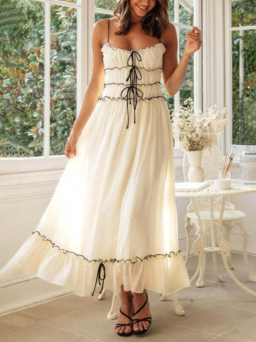 Elegante vestido de patchwork con tirantes y hombros descubiertos 