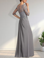 A-Linien-Kleid mit U-Boot-Ausschnitt, Illusion-Effekt, bodenlang, aus Chiffon und Spitze, mit Perlen, Pailletten und kaskadenartigen Rüschen – perfekt für die Mutter der Braut.