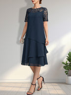 A-Linien-Kleid mit Rundhalsausschnitt, Illusion-Effekt, knielang, aus Spitze und Chiffon mit Pailletten für die Mutter der Braut