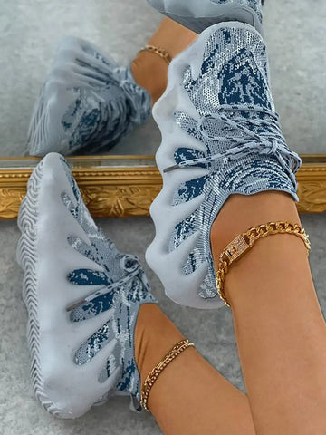 Atmungsaktive Sneakers aus Strick mit Schnürung 