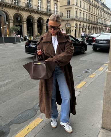 Arlyssia – Langer Trenchcoat aus Samt 