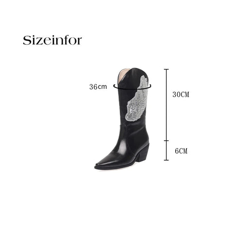 - Botas de mujer de talla grande con diseño de alas de ángel brillantes, lentejuelas, de longitud media, punta estrecha, tacones gruesos y cónicos, botines de baile sin cordones, color plateado 
