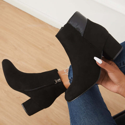 Stiefeletten mit klobigem Blockabsatz und mittelhohem Absatz 