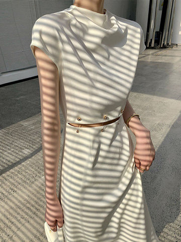 Vestidos midi de corte A con cintura alta, aberturas desmontables y cuello alto 