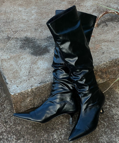 Botas de tacón alto con punta puntiaguda y elegantes de color azul real 