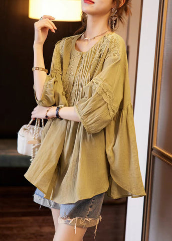 Camisas de talla grande con cuello redondo y diseño de patchwork y arrugadas de morera con mangas de pulsera 