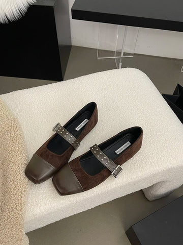 Mocasines Mary Jane de punta redonda para mujer, recién llegados en 2024, planos de moda, negros, marrones y beige, con diseño de remaches, zapatos casuales de diario para mujer, tallas 35-39 