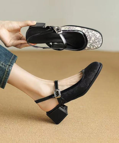 Sandalias originales de tacón grueso con tiras y hebilla en beige 