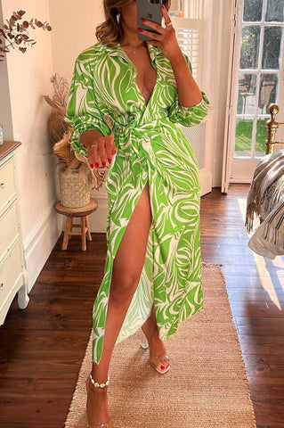 Love Many Ways – Bedrucktes Midi-Hemdkleid mit Wickel- und Schlitzdesign zum Binden 