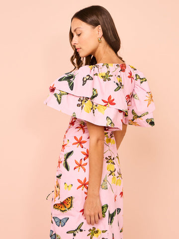 Vestido largo con abertura y cordón, mangas abullonadas y estampado de mariposas 