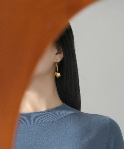 Vogue Gold – Vergoldete Ohrringe mit floralem Anhänger aus Sterlingsilber 