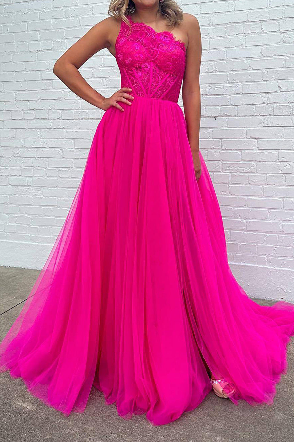 A-Linien-Abendkleid in Fuchsia mit One-Shoulder-Schulter und Korsett-Design sowie Schlitz vorne