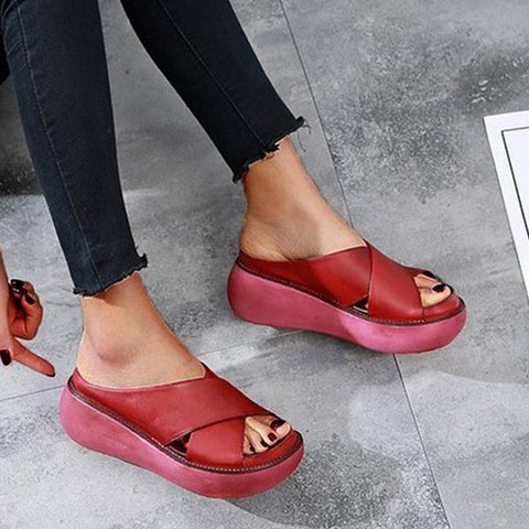 Plateau-Sandalen mit überkreuzten Riemen 